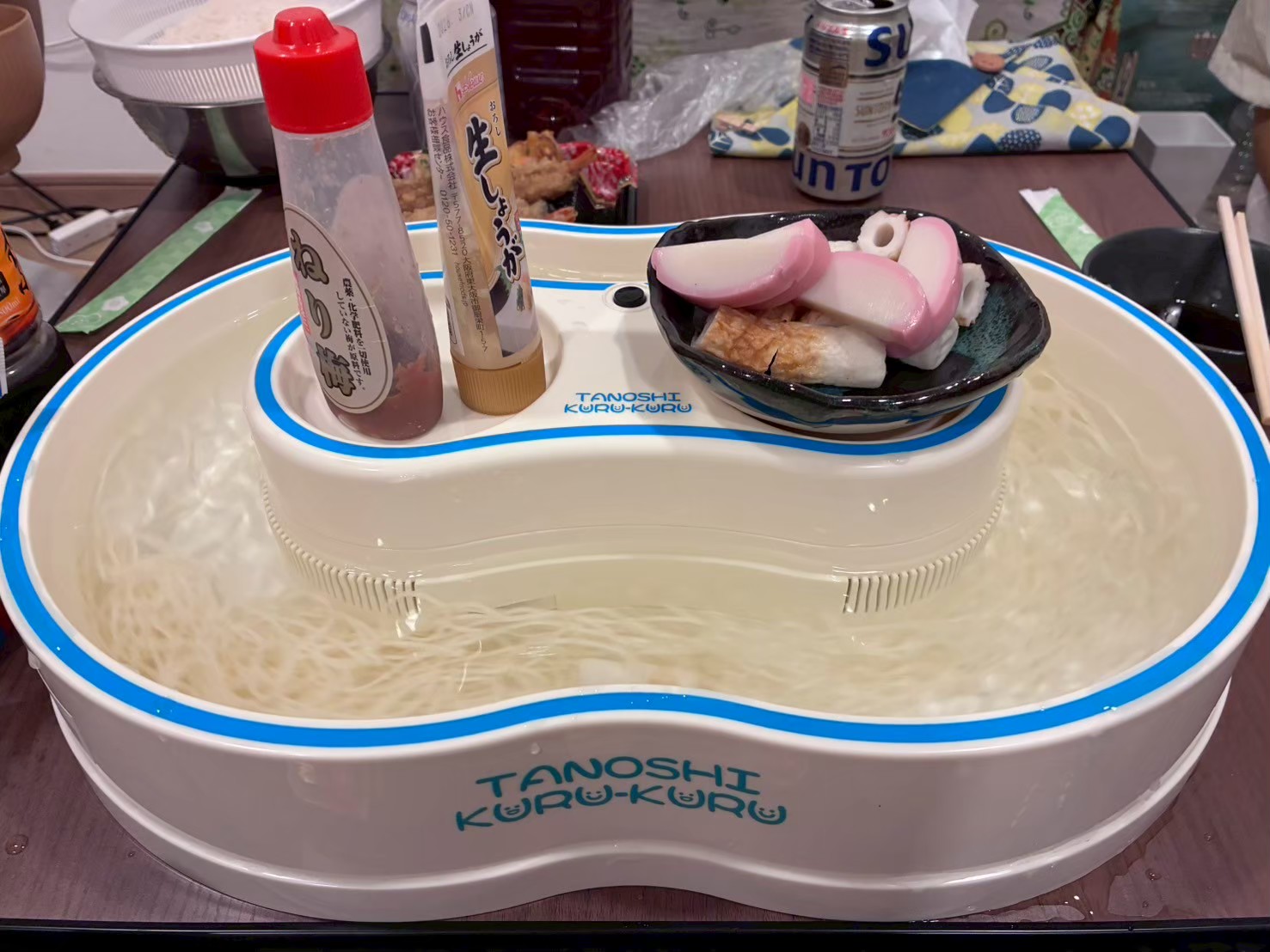 流しそうめん機と薬味